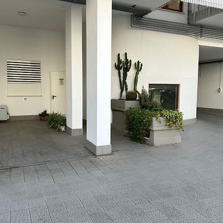 Central Modern Apartment Bari Exterior photo