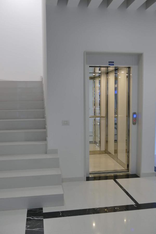 Central Modern Apartment Bari Exterior photo