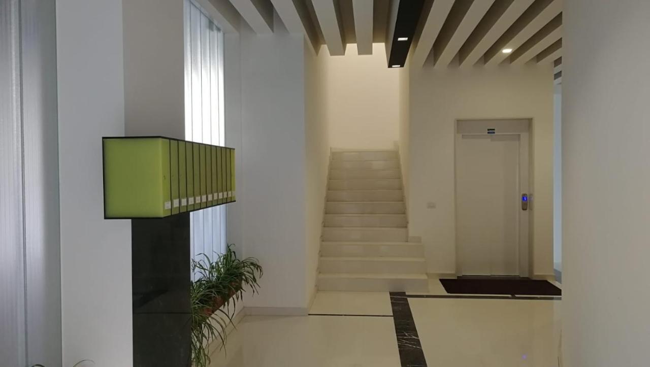 Central Modern Apartment Bari Exterior photo