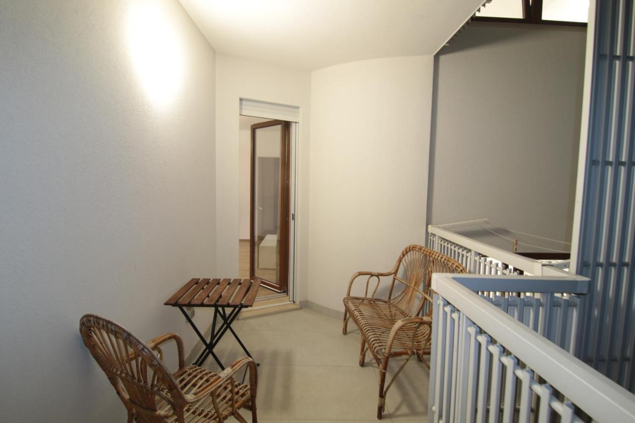 Central Modern Apartment Bari Exterior photo
