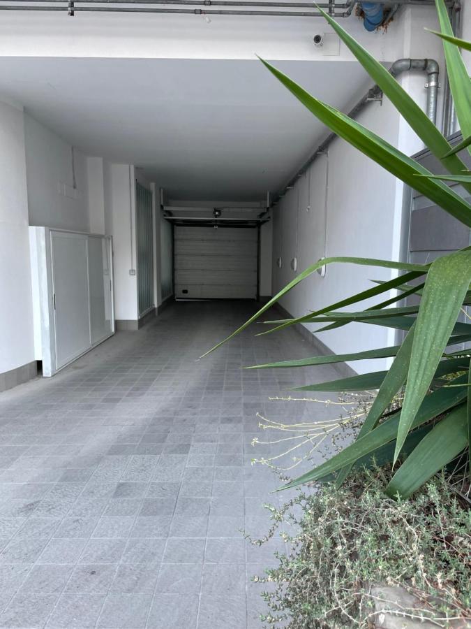 Central Modern Apartment Bari Exterior photo
