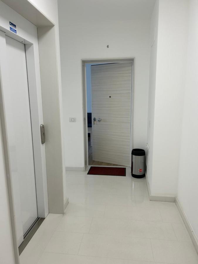 Central Modern Apartment Bari Exterior photo