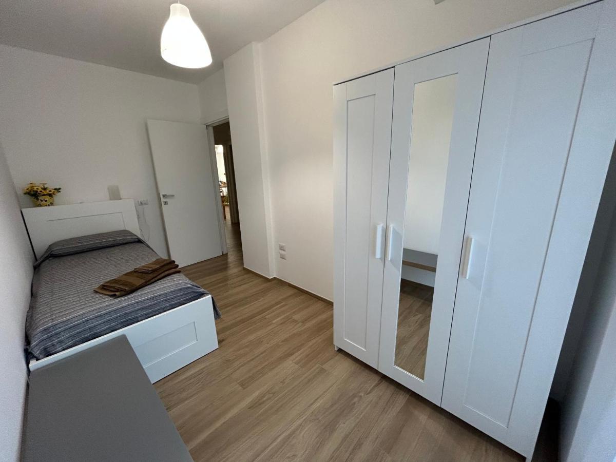 Central Modern Apartment Bari Exterior photo