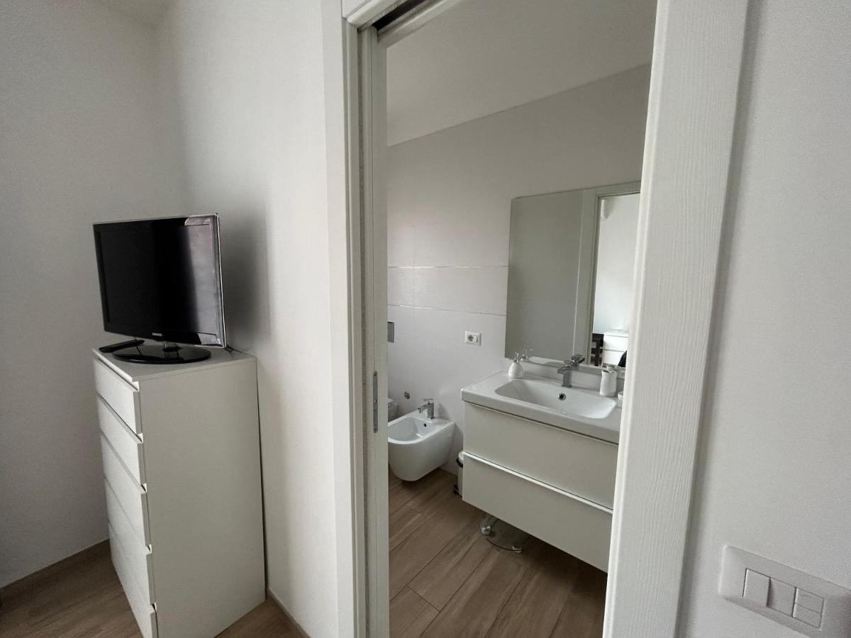 Central Modern Apartment Bari Exterior photo
