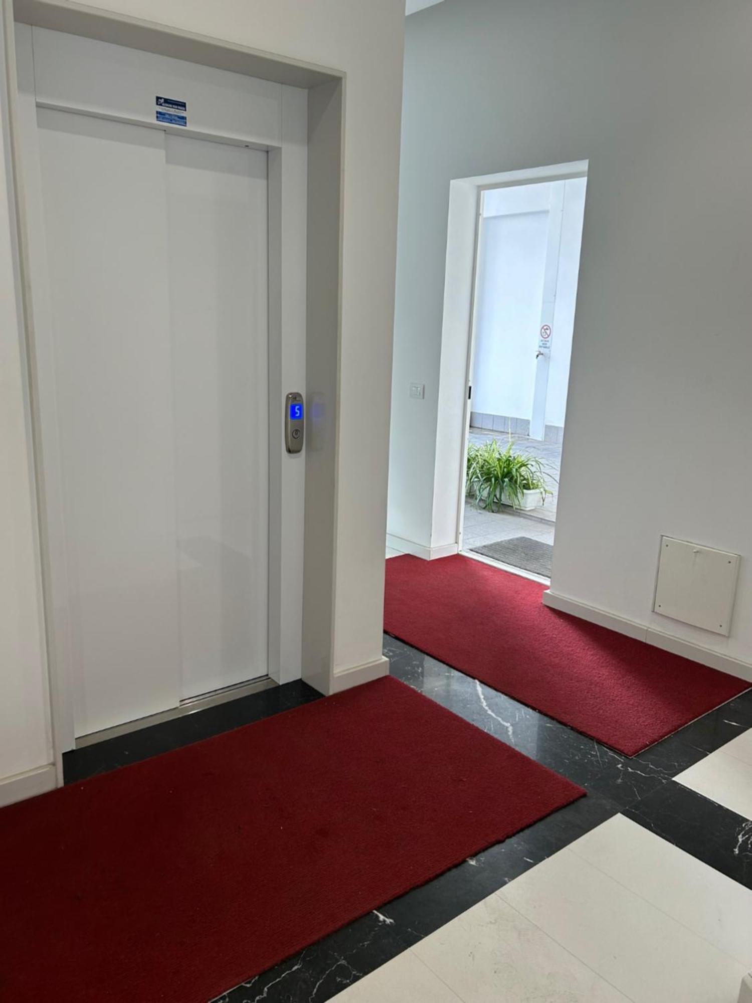 Central Modern Apartment Bari Exterior photo